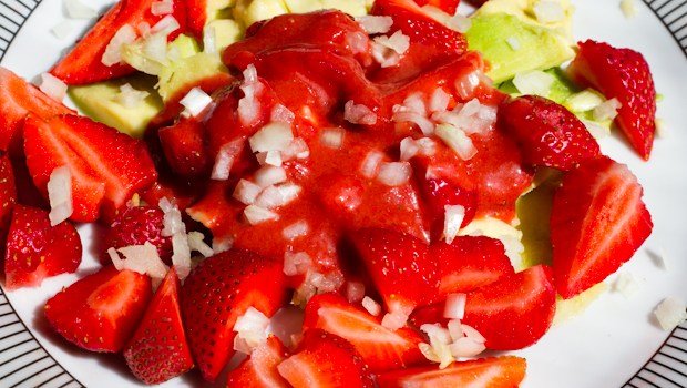 Eper avokádó saláta salata 